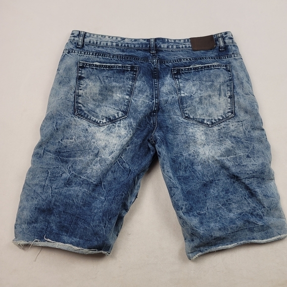 D Lux raw hem distressed acidwash zipper denim sho - Picture 4 of 6